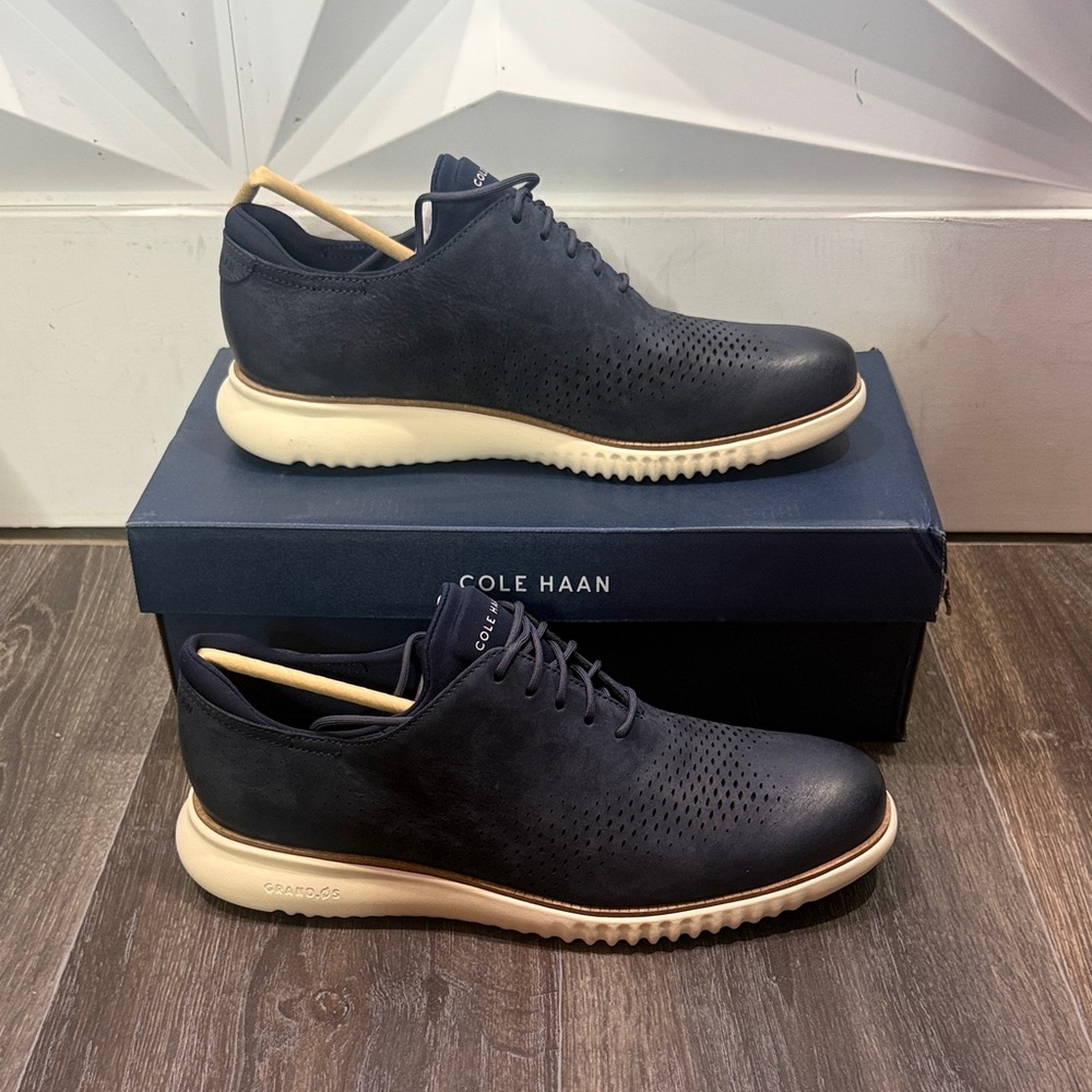 Cole Haan Navy Men's 2.ZERØGRAND Laser Wingtip Oxfords 9.5 - Picture 2 of 10